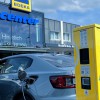 E-Mobilität: DKV erweitert Ladenetzwerk um Ladepunkte an Edeka-Filialen