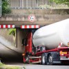 Lkw unter Brücke steckengeblieben: Was gilt rechtlich?