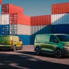 Volkswagen lässt die Hüllen von seinem neuen Transporter fallen