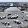 Duisburg: Neuer Lkw-Parkplatz am Hafen