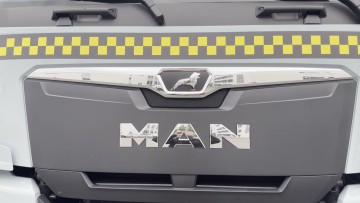 Das VR-Logistik-Taxi fährt mit MAN Trucks-Geschäftsführer Dennis Affeld