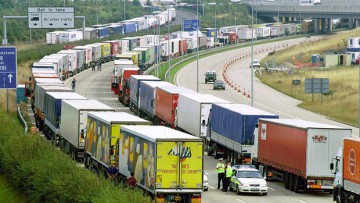 Starke Behinderungen nach Calais durch Demonstrationen