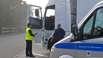 Wochenruhezeit in Lkw: Bußgeld bis 1500 Euro droht