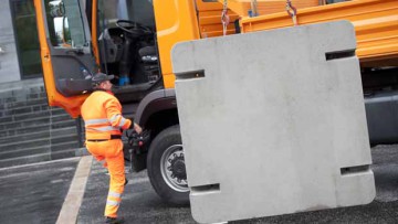 Mit Betonplomben Autobahnschäden beheben