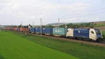 Roland Spedition startet Containerzug von Hamburg nach Nürnberg