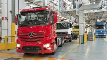 Daimler weitet Produktionspausen in LKW-Sparte aus