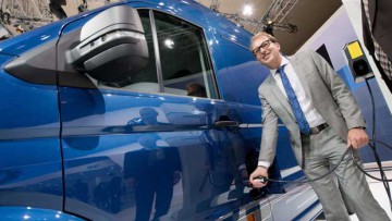 Dobrindt besucht IAA Nutzfahrzeuge 2016