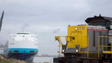 Hafen Antwerpen baut multimodale Linienverkehre aus