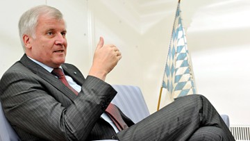 Seehofer: Kein Koalitionsvertrag ohne PKW-Maut