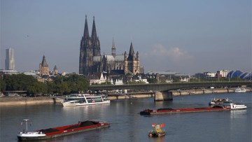 Rheinsperre bei Köln aufgehoben – Schiffsführer tragen die Schuld