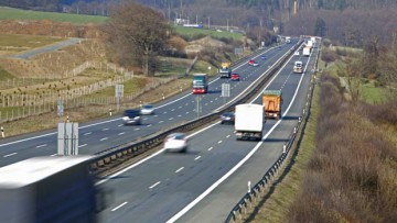 Umweltagentur berechnet Kosten der LKW-Luftverschmutzung