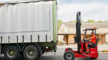 Manitou: Mitnahmestapler mit Hubmast statt Teleskoparm