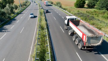 LKW-Maut für Bundesstraßen bringt Bund Rekordeinnahmen