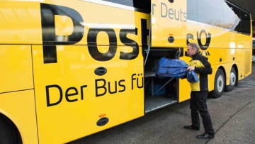 Postbus transportiert jetzt auch Pakete