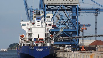 Hafen Rostock erstmals mit direkter Güterzugverbindung nach Wien