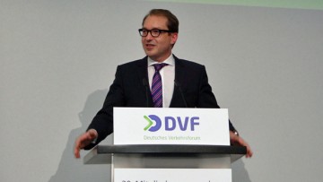 Dobrindt will deutlich höhere LKW-Maut für Bundesstraßen