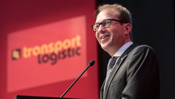 Dobrindt betont Bedeutung von Logistik und IT