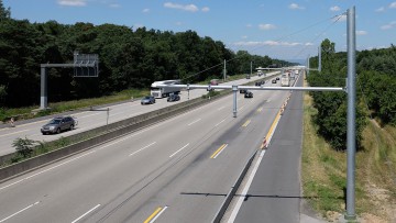 Strecke für Tests mit E-Lastwagen soll im November fertig werden 