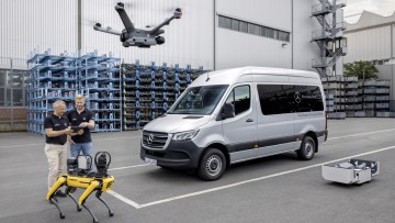 Mercedes-Benz Werk Düsseldorf mit tierischer Unterstützung: Roboter-Hund „Aris“ hilft beim Energie Sparen