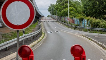 Gesperrte Bonner Nordbrücke