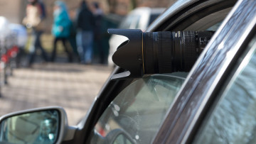 Frau wegen Videoaufnahmen im Verkehr zu Geldstrafe verurteilt