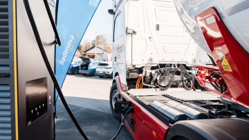 Lkw an Baldenova Ladepunkt