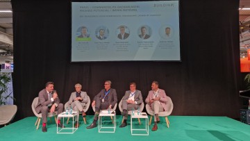 Panel-Diskussion Buildinx 2025 (v.l.): Tilo Nahrath (Power of Logistics), Uwe Veres-Homm (Fraunhofer IIS), Kuno Neumeier (Logivest), Sascha Petersmann (Fox Industrial Real Estate), Andreas Weber (Avantag Energy)