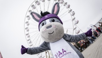 TIAA ist das Maskottchen der IAA Transportation