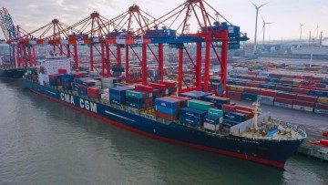 CMA CGM White Shark, Containerschiff, Hafen Hamburg