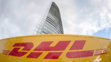 DHL-Fahrzeug, Deutsche Post-Zentrale