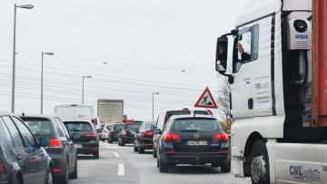 Bauarbeiten in zweiter Elbtunnelröhre bremsen Verkehr aus