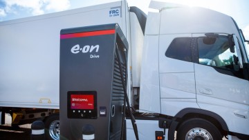 E-Lkw an E.ON Ladesäule