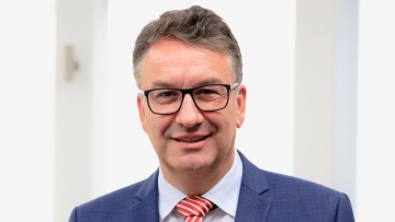 Im Bild: Professor Uwe Clausen, Leiter des Fraunhofer-Instituts für Materialfluss und Logistik IML in Dortmund