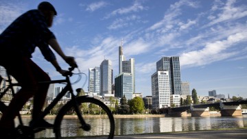 Frankfurt Main Radfahrer Mainufer Sperrung