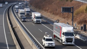 Fuso_Platooning