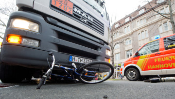 Kampf gegen die Radfahrer-Falle toter Winkel