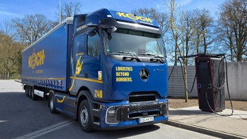 Drei neue E-Sattelzugmaschinen bei Koch International