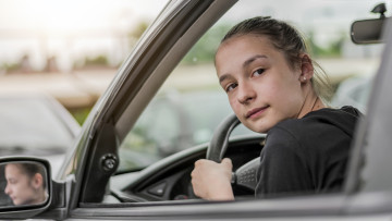 Minister billigen Vorschlag zum begleiteten Fahren mit 16