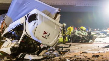 Lkw-Unfall durch Geisterfahrer