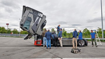 Lkw wird auseinander genommen