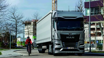 Abbiegeassistenten Lkw mit Radfahrer