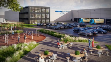Outdoor-Bereich vor Nagel-Group-Gebäude mit Sportgeräten und Sitzgelegenheiten neben Pkw- und Lkw-Parkplatz