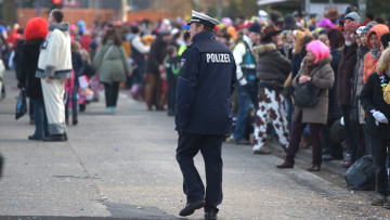 Düsseldorf verzichtet auf Lkw-Fahrverbot an Karneval