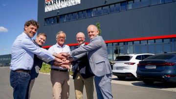Freuen sich auf die Zusammenarbeit: v. l. n. r. Christian Feld (Geschäftsführer Hartmann Ibbenbüren), Tim Bittner (Geschäftsführer IDS), Andreas Hartmann (Inhaber der Hartmann-Gruppe), Michael Bargl (Geschäftsführer IDS), Dirk Materne (Hartmann, Bereichsl