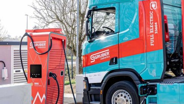 E-Lkw_Gruber_Logistics_Ladepunkt