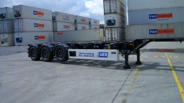 UES vermietet Containerchassis