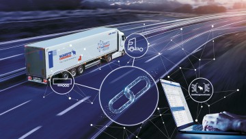 Schmitz Cargobull Telematik Trailer Connect Lkw und Laptop