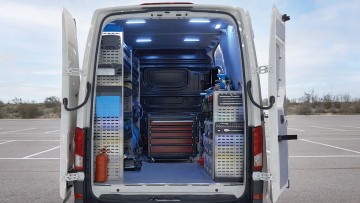Transporter wird stark beladen