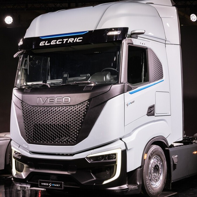 Iveco S-eWay: Neue E-Sattelzugmaschine für den Fern- und