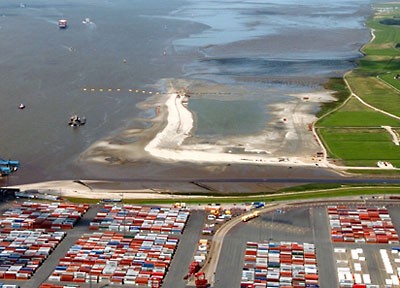 Bau des neuen Containerterminals in Bremerhaven